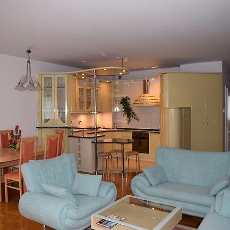 Dgm Apartment Warszawa Eksteriør bilde